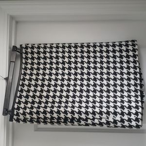 Talbots Houndstooth skirt size 6